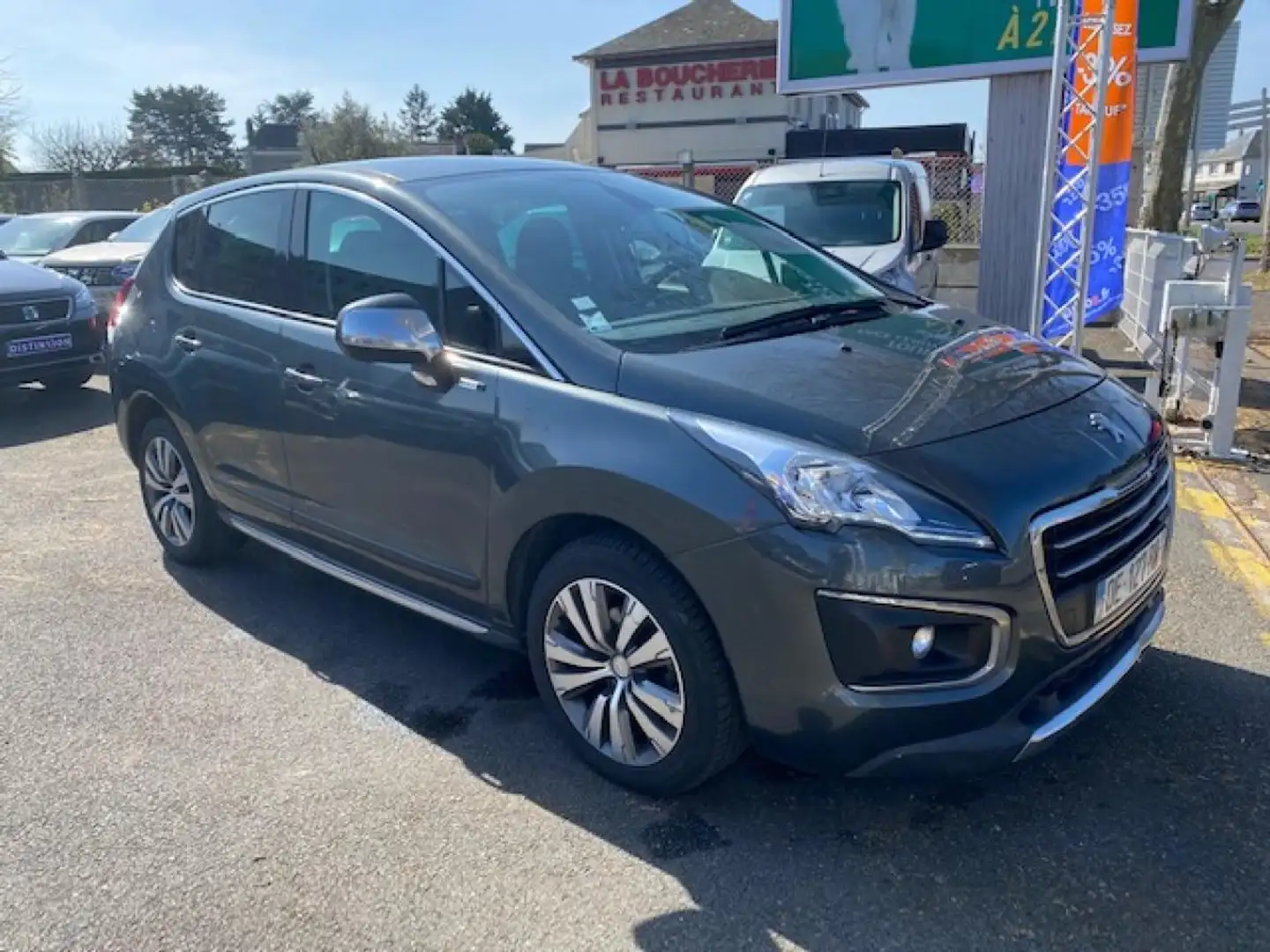 Peugeot 3008 1.6 HDi 115 STYLE + ATTELAGE Gris - 2