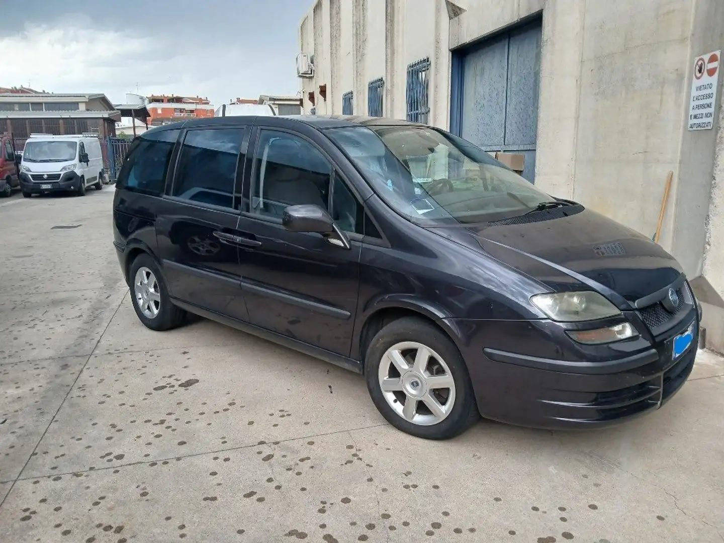 Fiat Ulysse 2.0 JTD Grau - 1