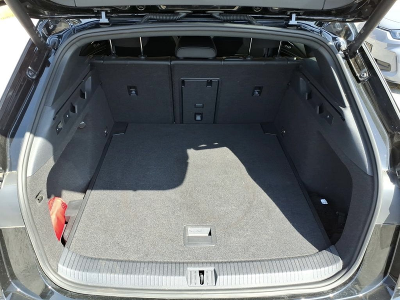 Volkswagen ID.7 Tourer Pro *20Zoll*Int./Ext. Paket*AHK*360*Head-Up* — photo 13