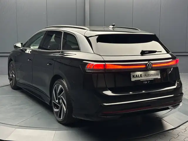 Volkswagen Id.7 view 3