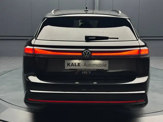 Volkswagen Id.7 view 4
