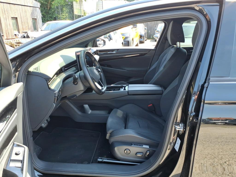 Volkswagen ID.7 Tourer Pro *20Zoll*Int./Ext. Paket*AHK*360*Head-Up* — photo 11