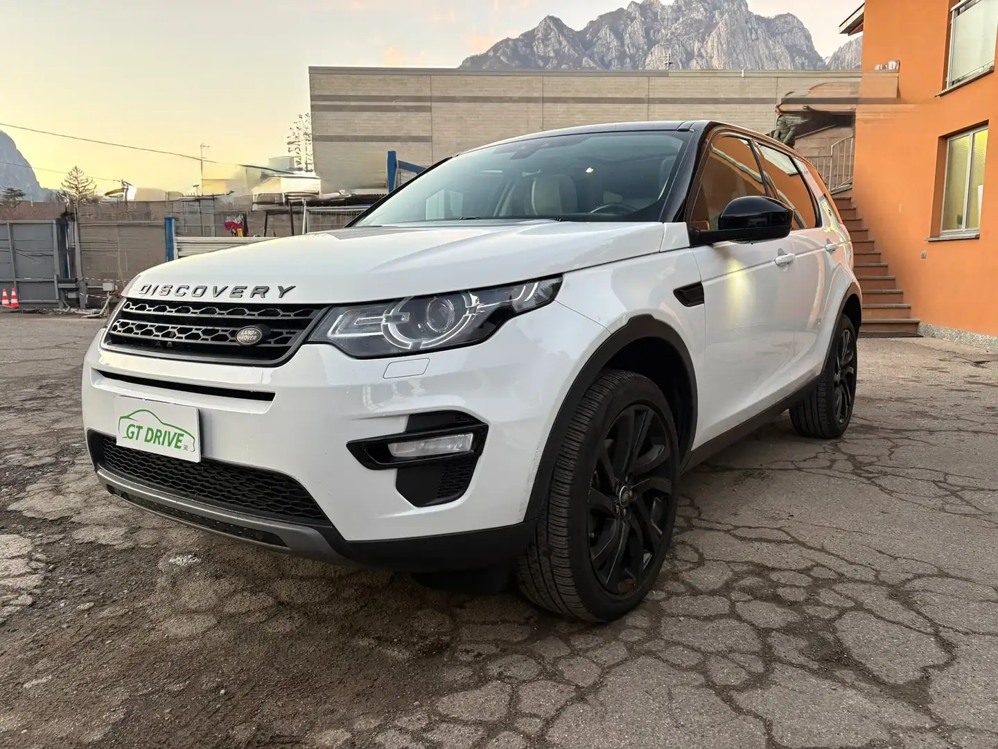 Land Rover Discovery Sport Discovery Sport I 2015 2.0 si4 HSE awd 240cv auto Weiß - 1