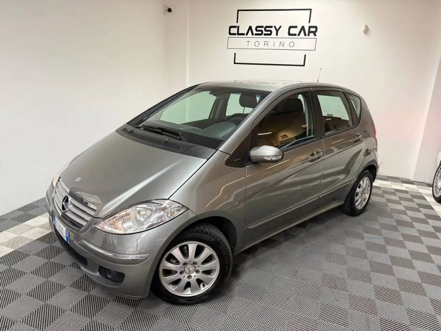 Mercedes-Benz A 150 150 Elegance Gris - 1