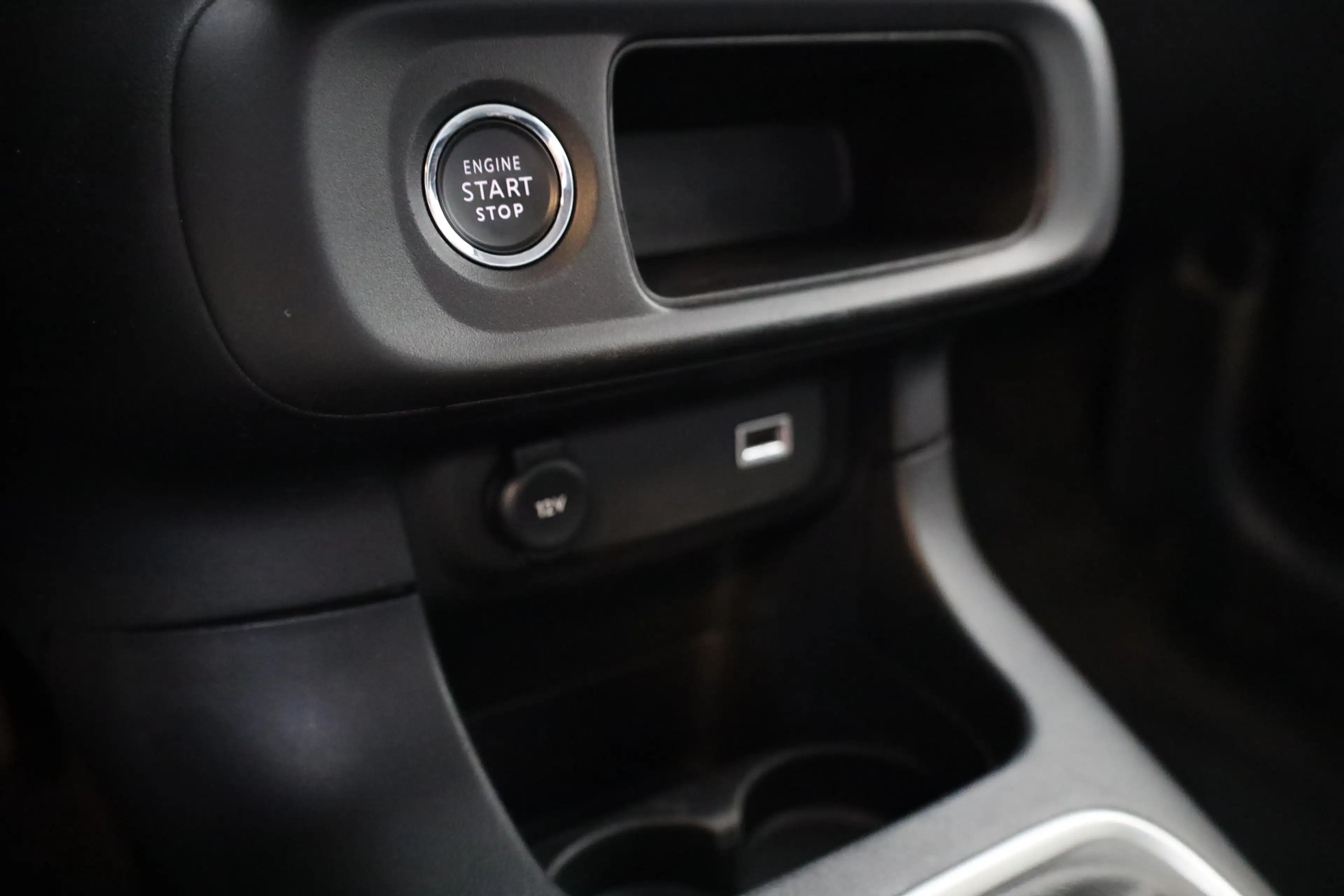 Citroen C3 PT 83 Shine Keyless | Sensoren v+a | Camera | Stoe — photo 23