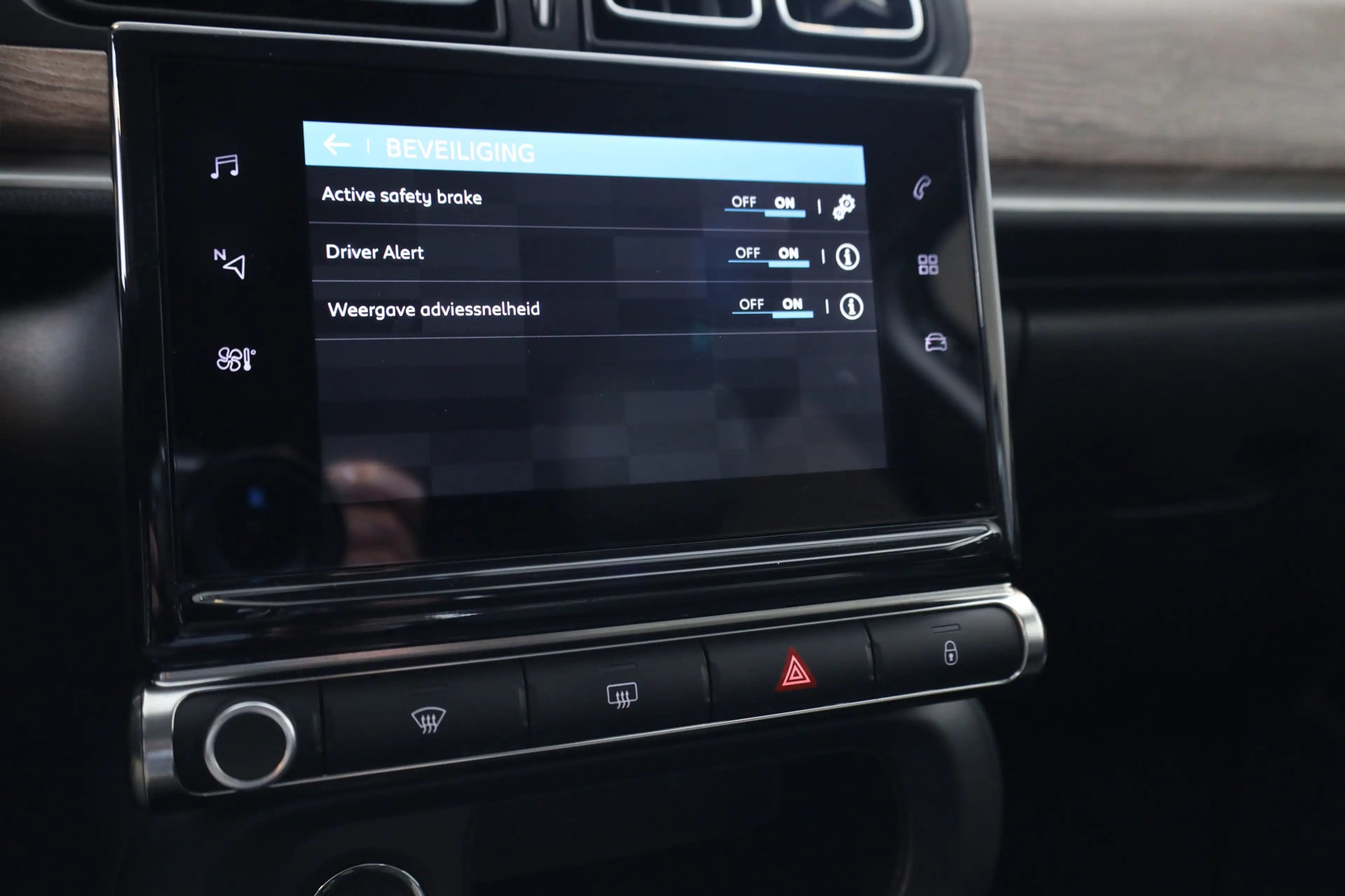 Citroen C3 PT 83 Shine Keyless | Sensoren v+a | Camera | Stoe — photo 27