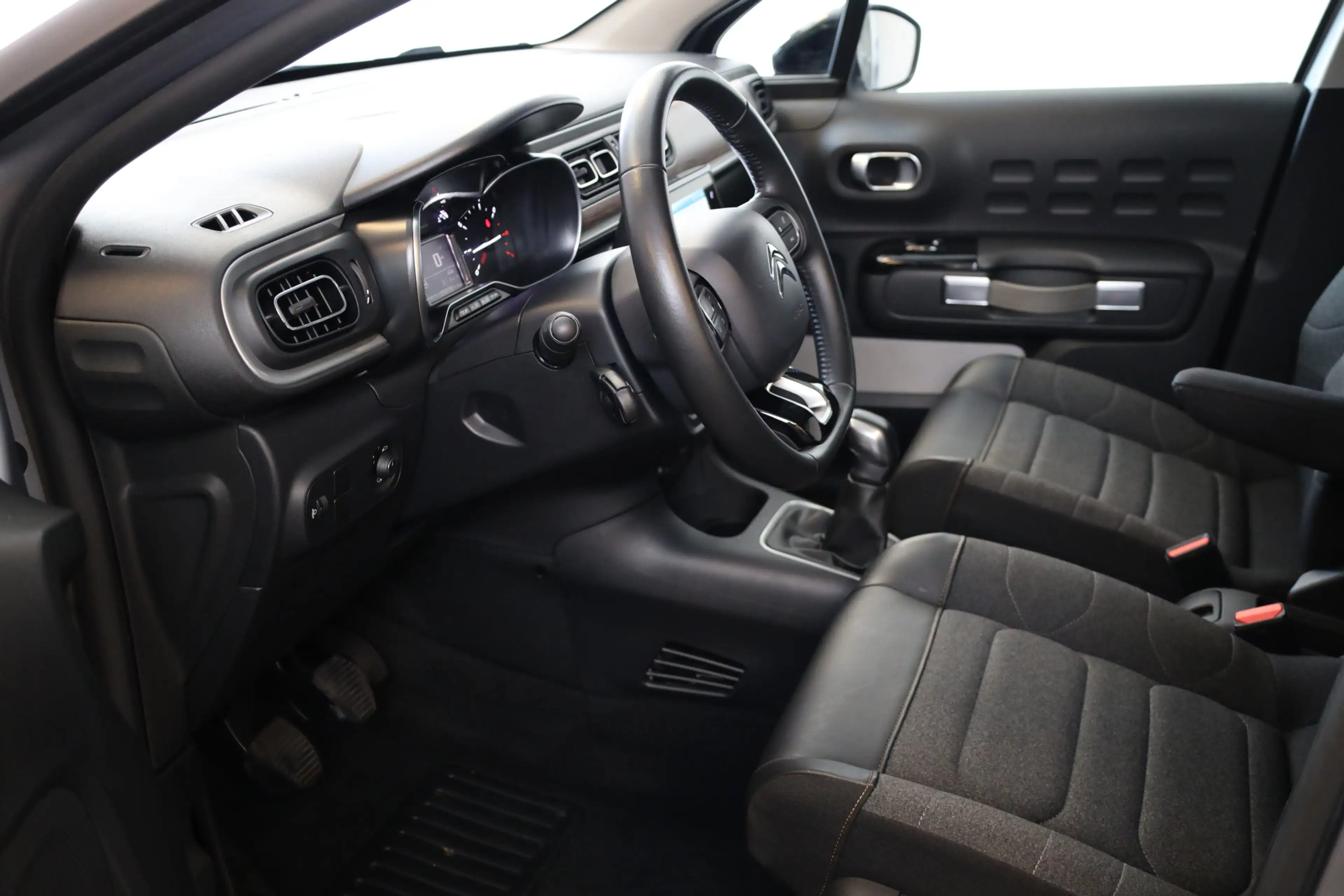 Citroen C3 PT 83 Shine Keyless | Sensoren v+a | Camera | Stoe — photo 15