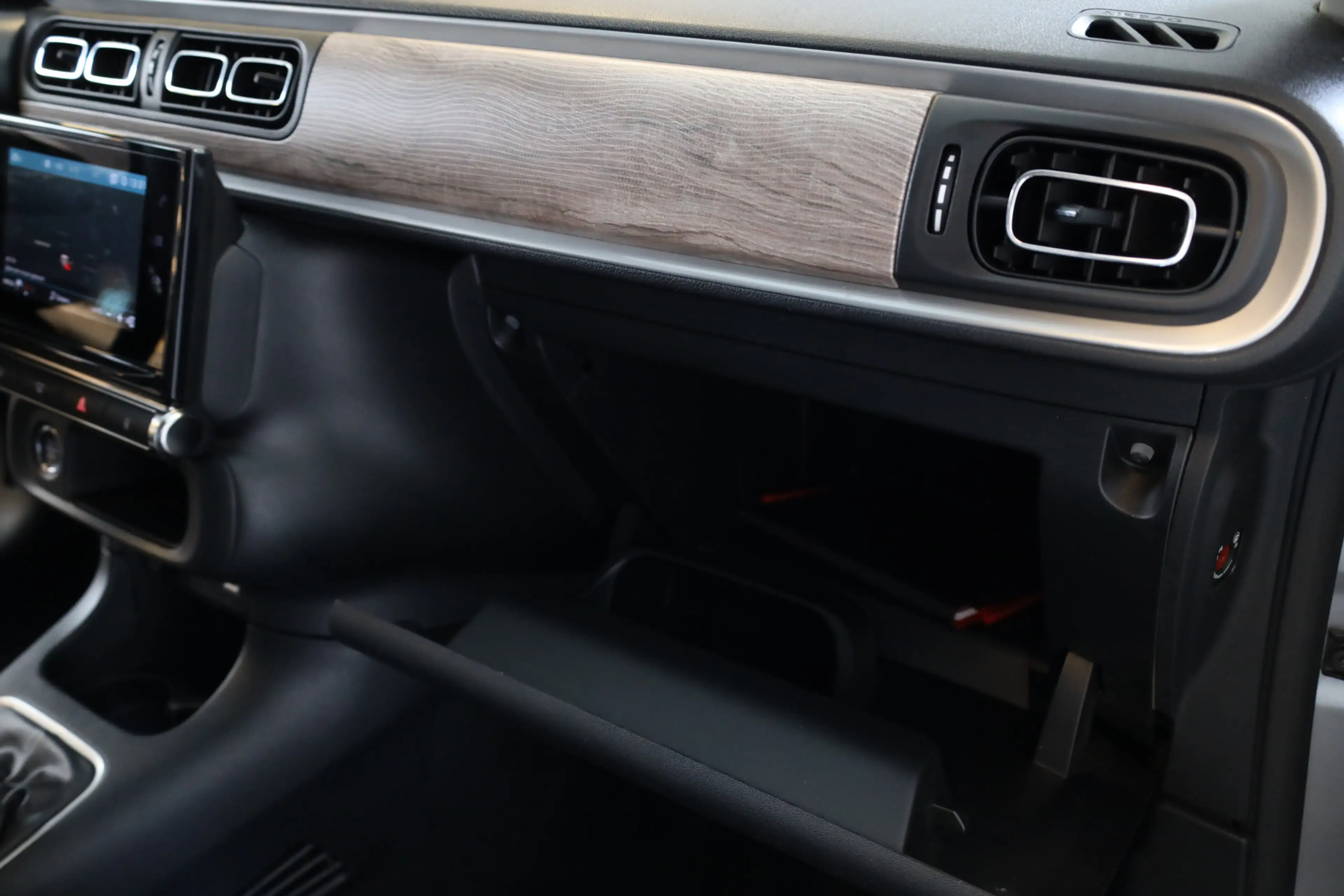 Citroen C3 PT 83 Shine Keyless | Sensoren v+a | Camera | Stoe — photo 32