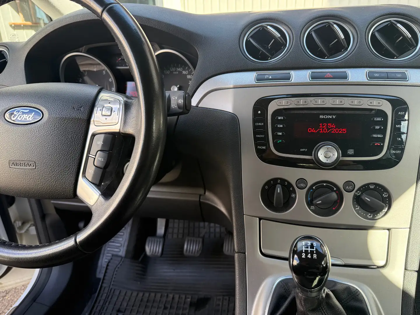 Ford Galaxy Ambiente 8fach bereift Winterreifen Neu Winterpak. Weiß - 2