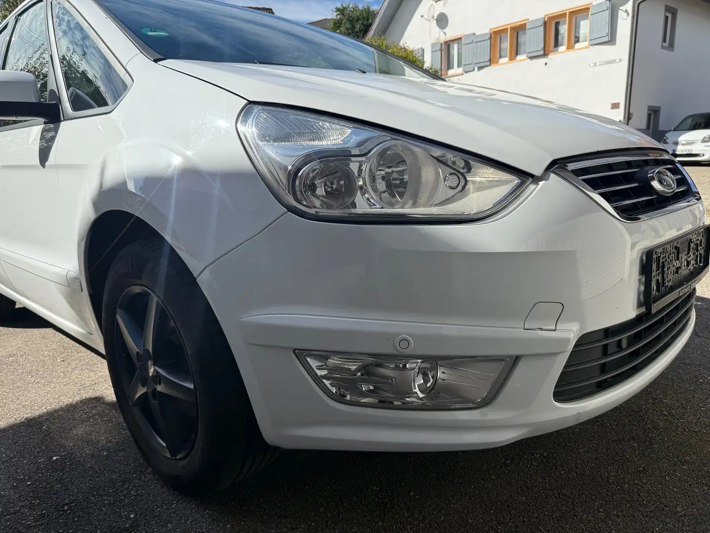 Ford Galaxy Ambiente 8fach bereift Winterreifen Neu Winterpak. Weiß - 1