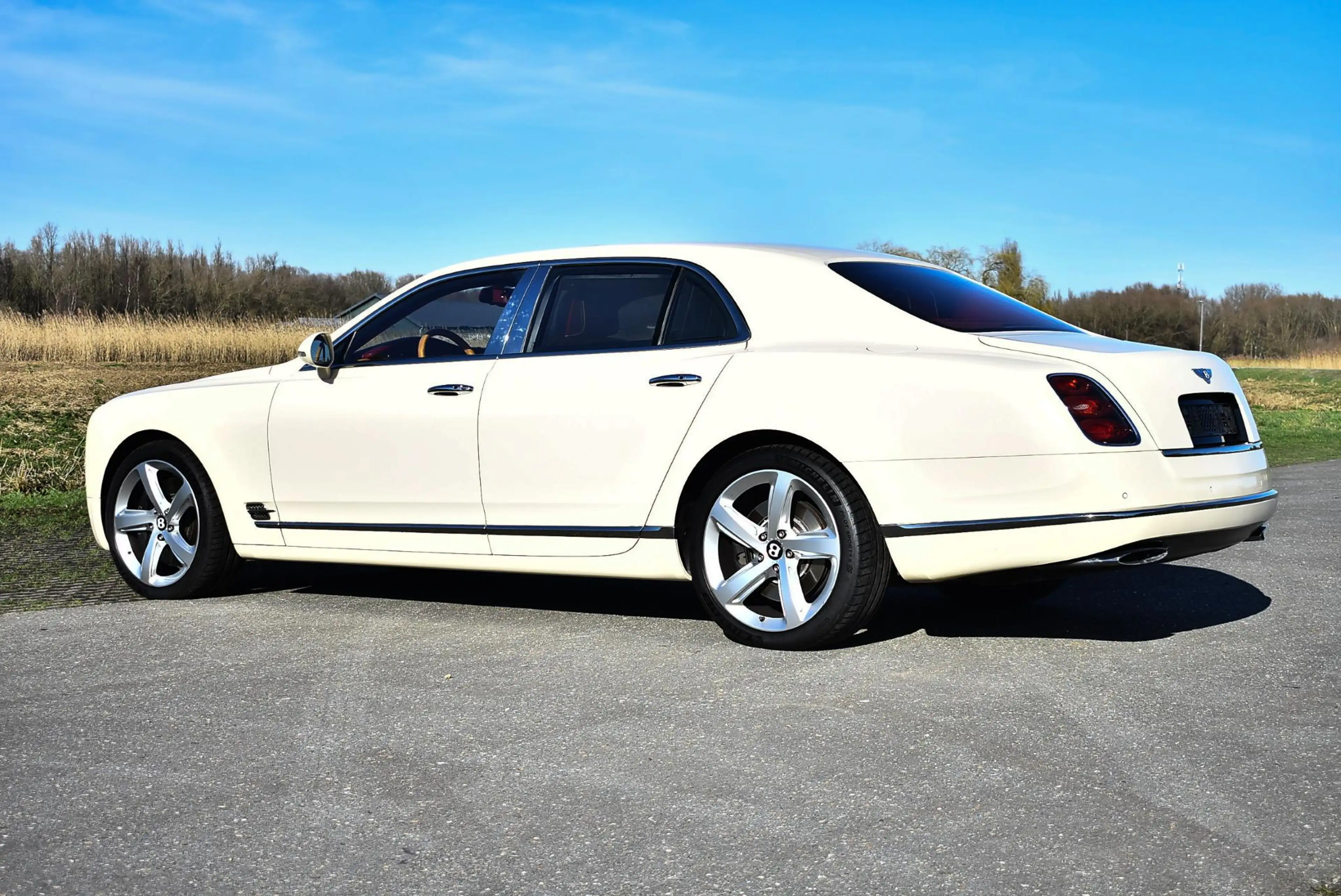 Bentley Mulsanne Speed sedan 6.75L V8 — photo 13