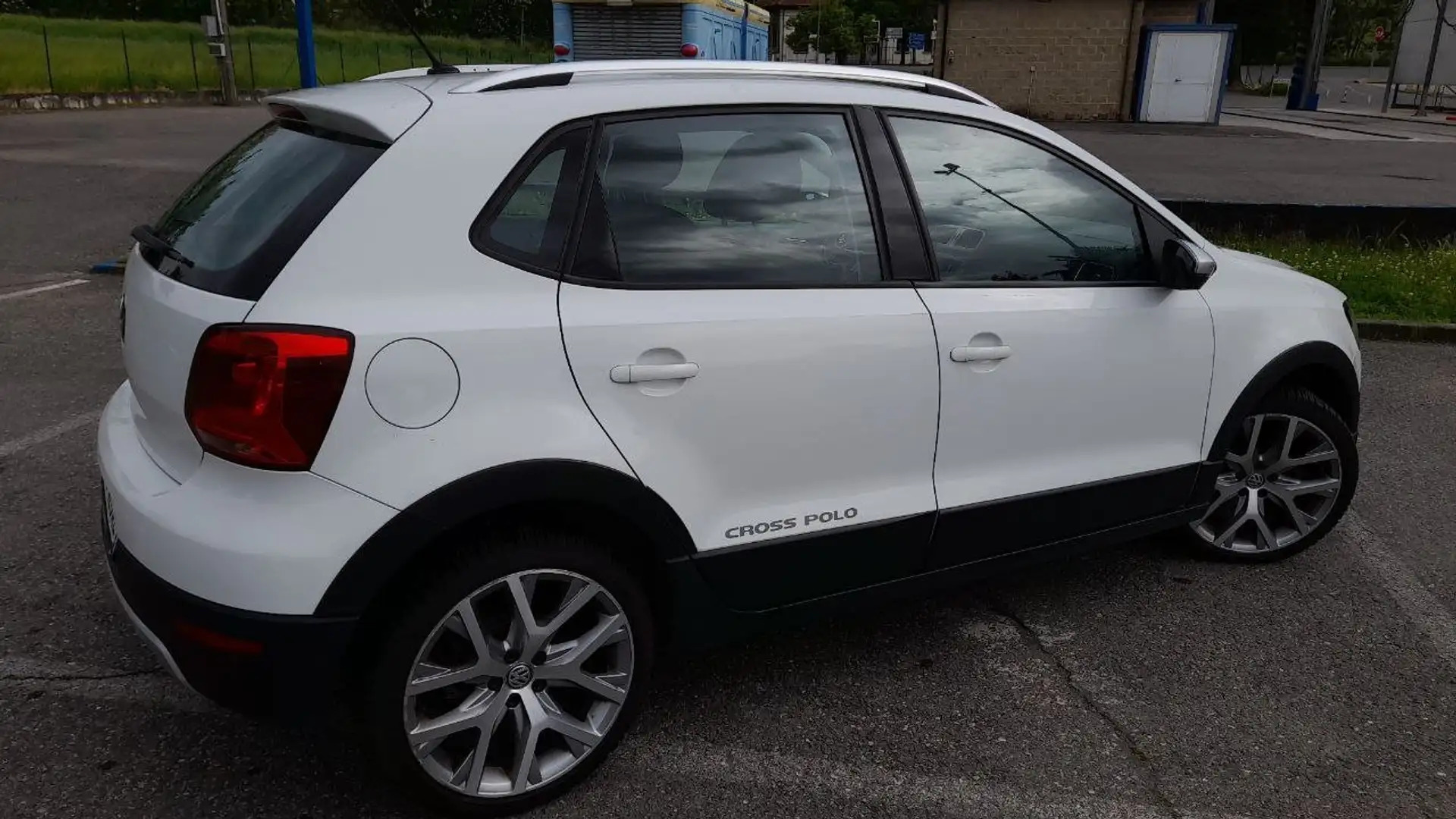 Volkswagen Polo Cross Polo 5p 1.4 tdi bm Cross dsg Bianco - 2