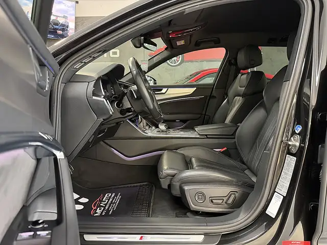 Audi A6 view 11