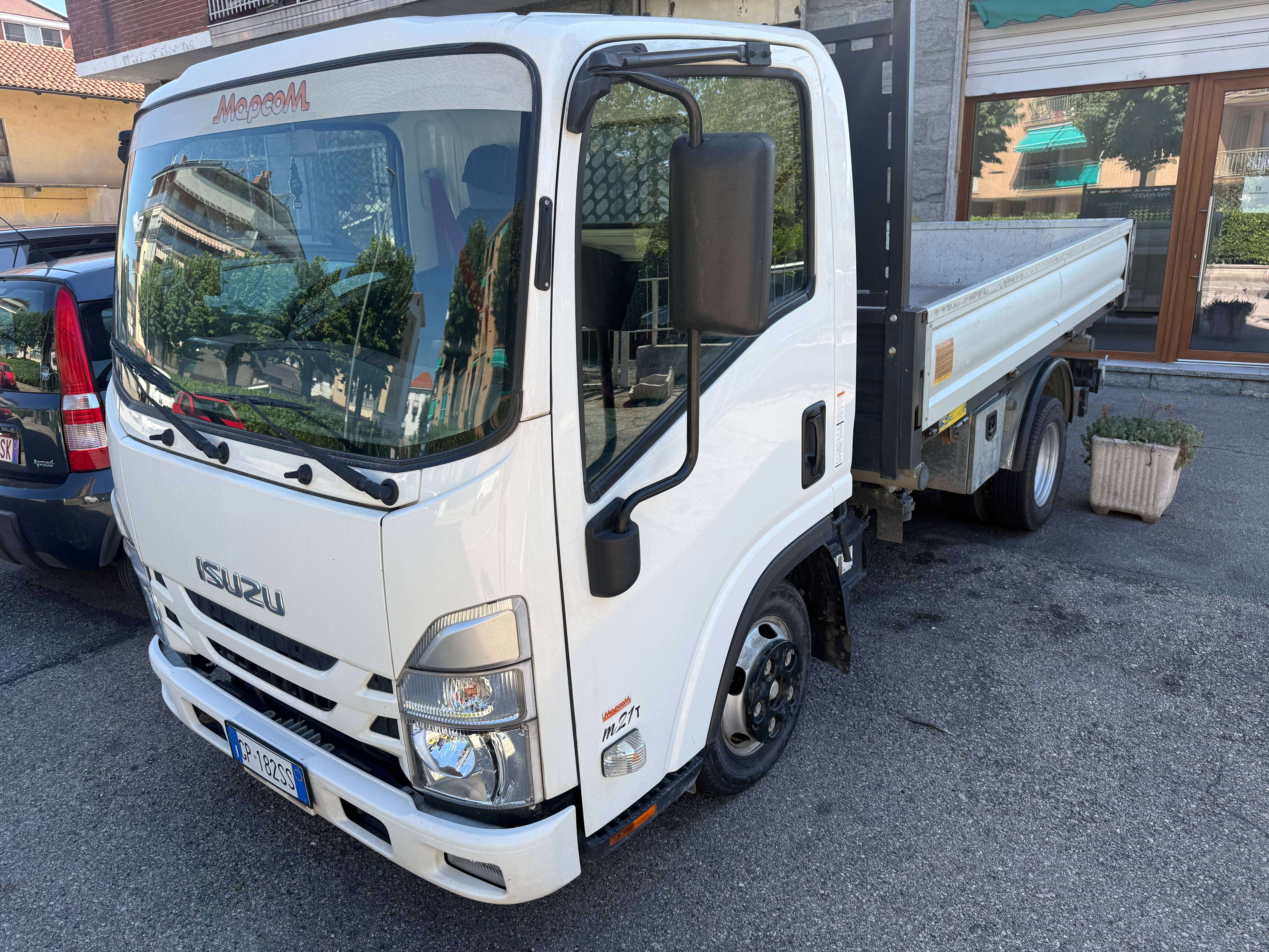 2023 Isuzu Elf / N-Series