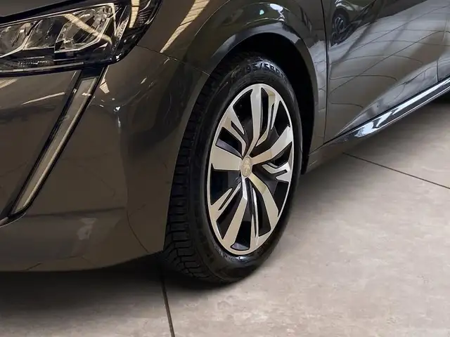 Peugeot 208 view 15