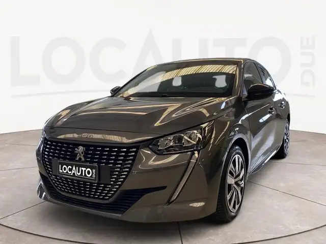 Peugeot 208 main image