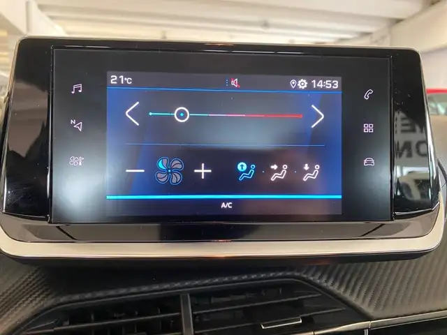 Peugeot 208 view 10