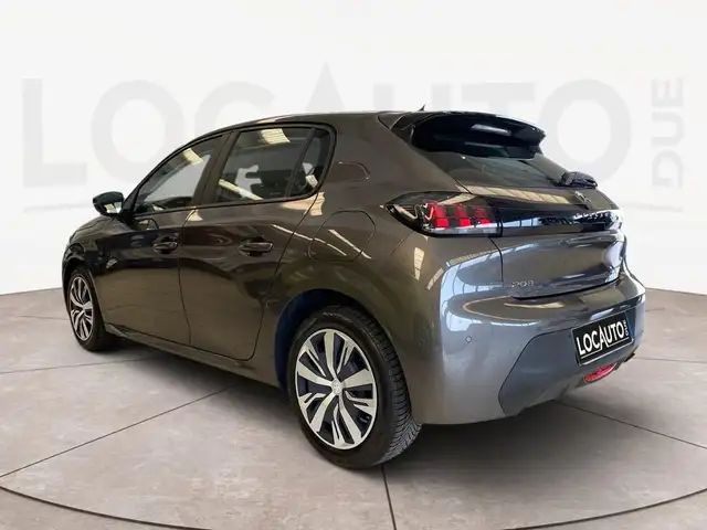 Peugeot 208 view 5