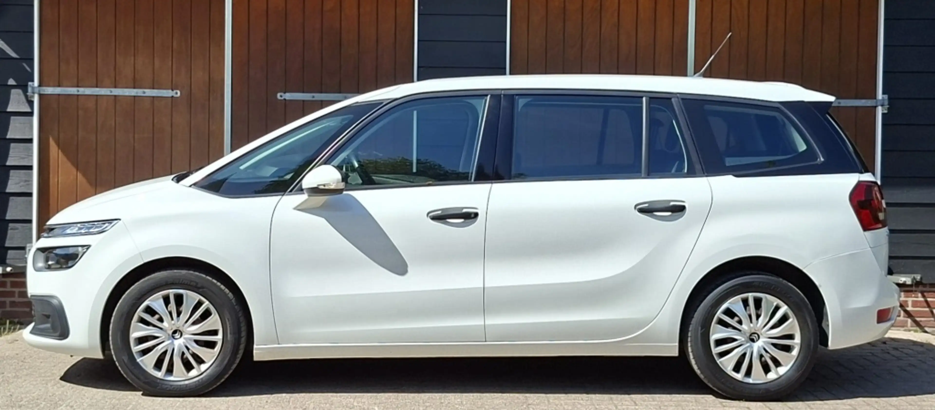 Citroen Grand C4 Picasso 1.2 Bluetooth | Distributieriem vervangen | Trekha — photo 6