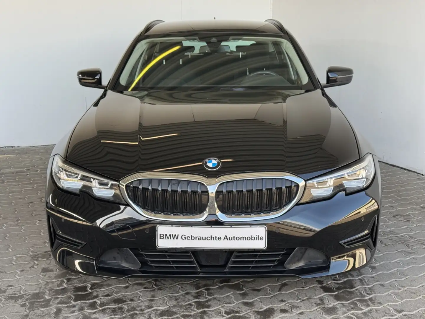 BMW 318 iA Tour. Advantage LiveCock.ACC.ParkAss.SHZ. Negro - 1