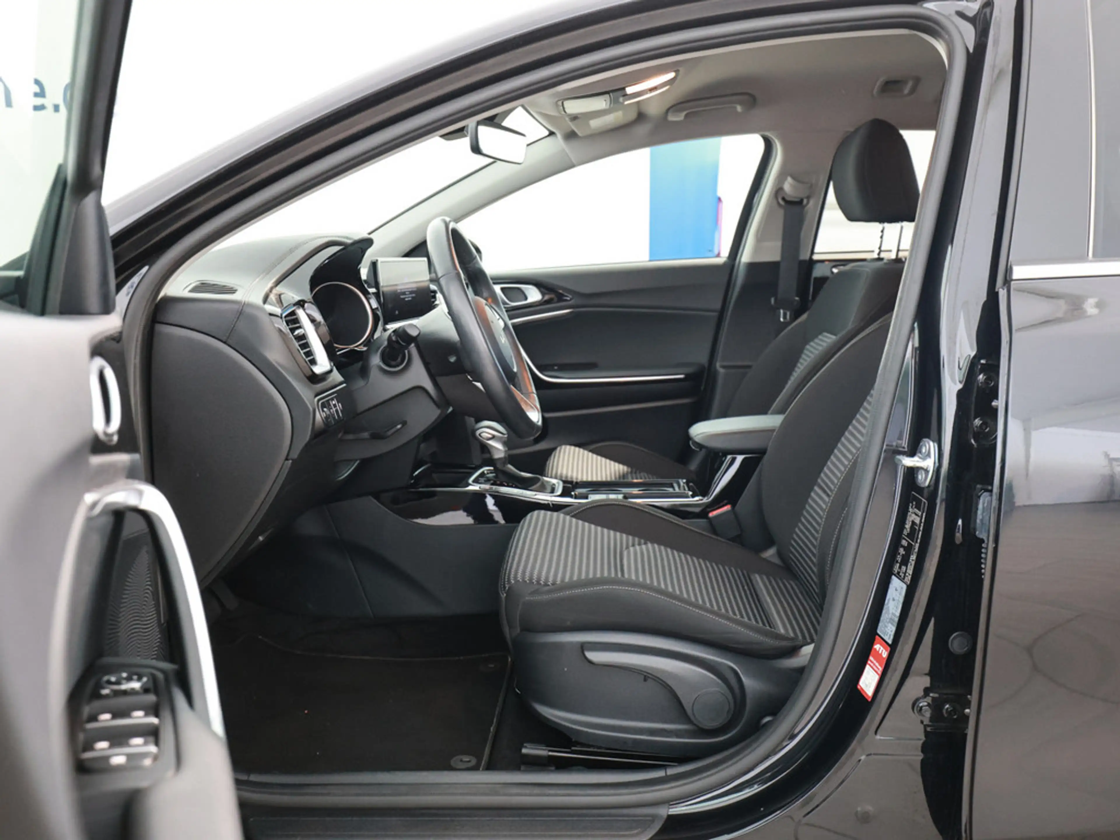 Kia Ceed / cee'd — photo 8