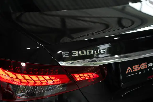 Mercedes-Benz 300 view 14