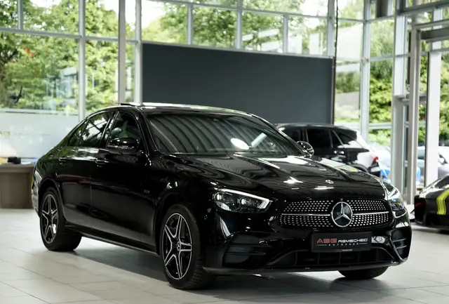 Mercedes-Benz 300 view 5