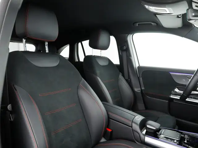 Mercedes-Benz GLA view 10