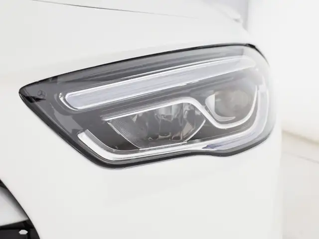 Mercedes-Benz GLA view 8
