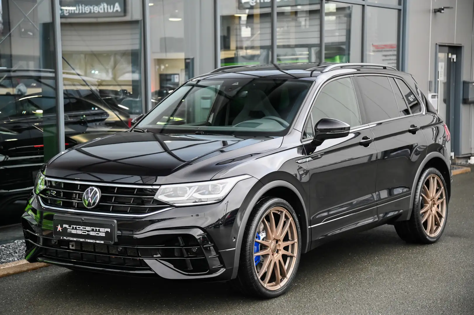 Volkswagen Tiguan R 4Motion Navi* Head-Up* Pano* AHK* 21 * Schwarz - 2