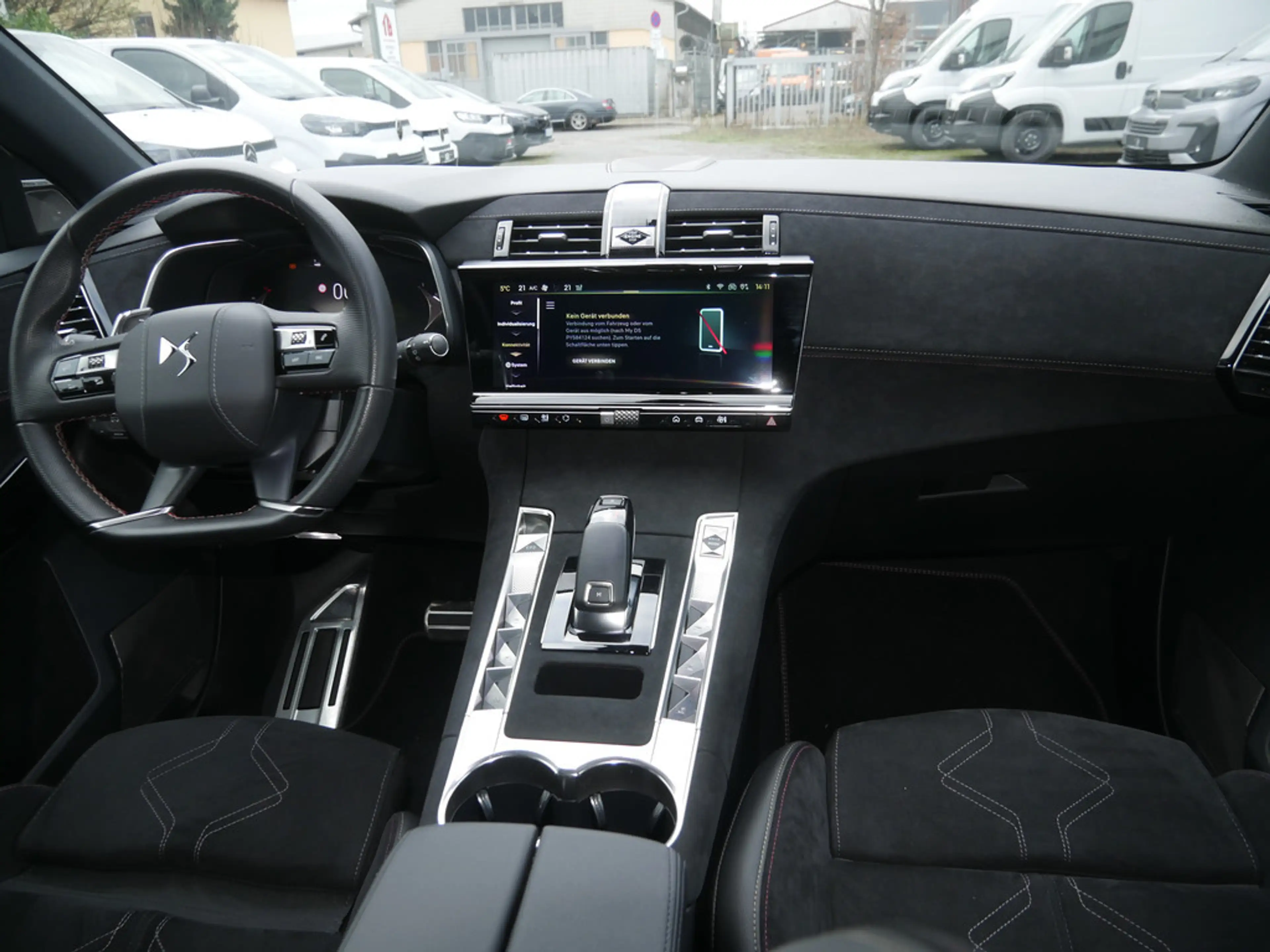 DS Automobiles DS 7 Crossback Performance Line+ BlueHDi 130 — photo 17