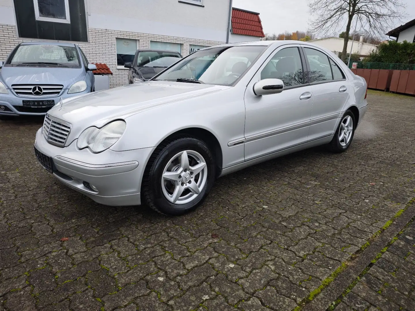 Mercedes-Benz C 180 Automatik, vieles neu!! Navi, Bluetooth u Argent - 1