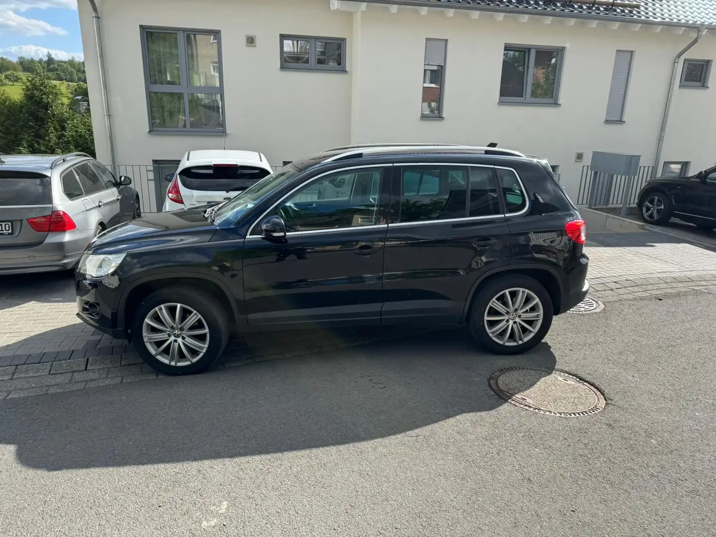 Volkswagen Tiguan 2.0 TSI 4Motion Freestyle Schwarz - 2