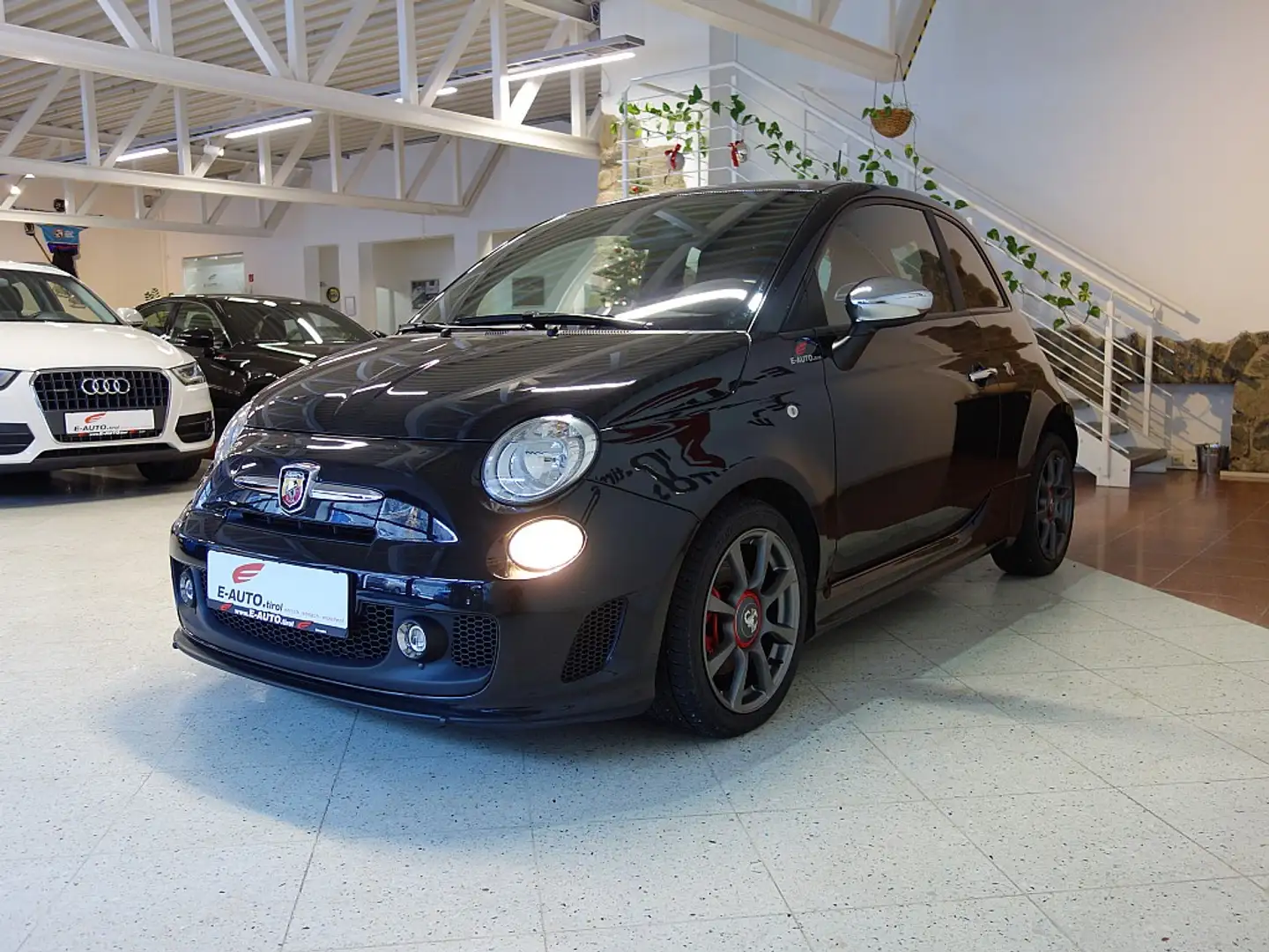 Abarth 500 *ÄUßERST GEPFLEGT *HISTORIE *WENIG KM Custom Schwarz - 2