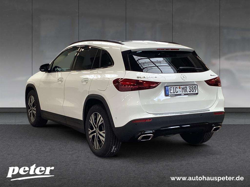 Mercedes-Benz GLA 220