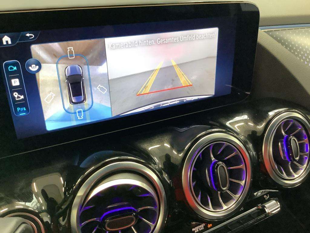 Mercedes-Benz GLA 220