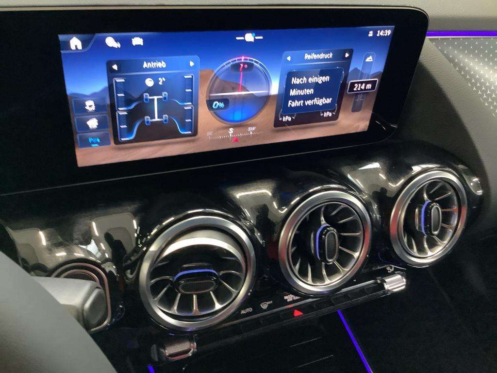 Mercedes-Benz GLA 220