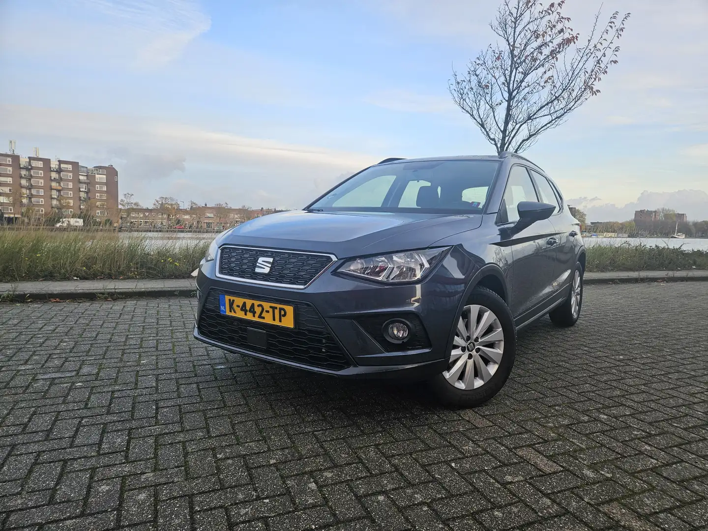 SEAT Arona Arona 1.0 TSI Style Business Intense DSG Grijs - 1