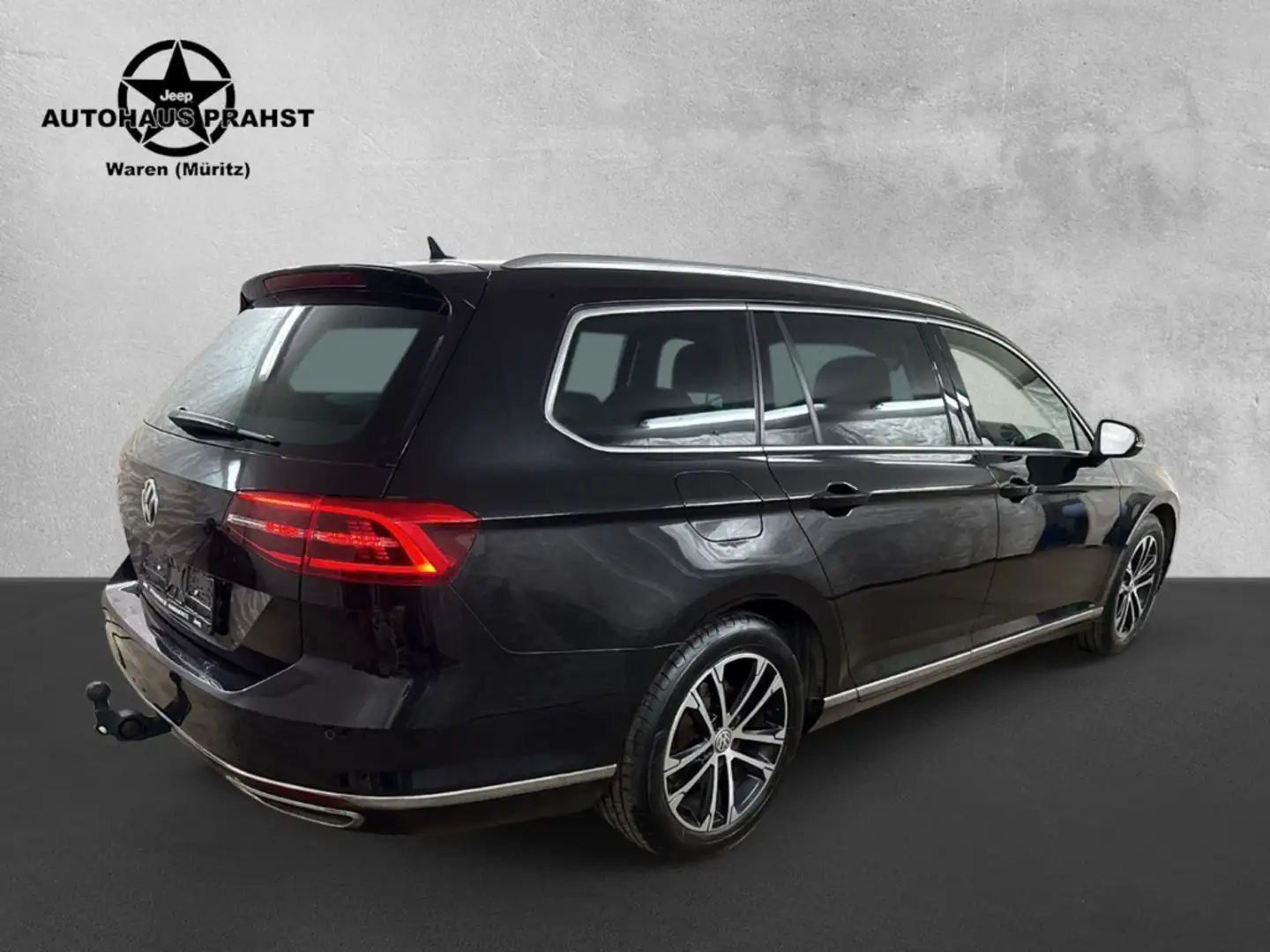 Volkswagen Passat 2.0TSI Highline R-Line LED LEDER AID AHK Black - 2