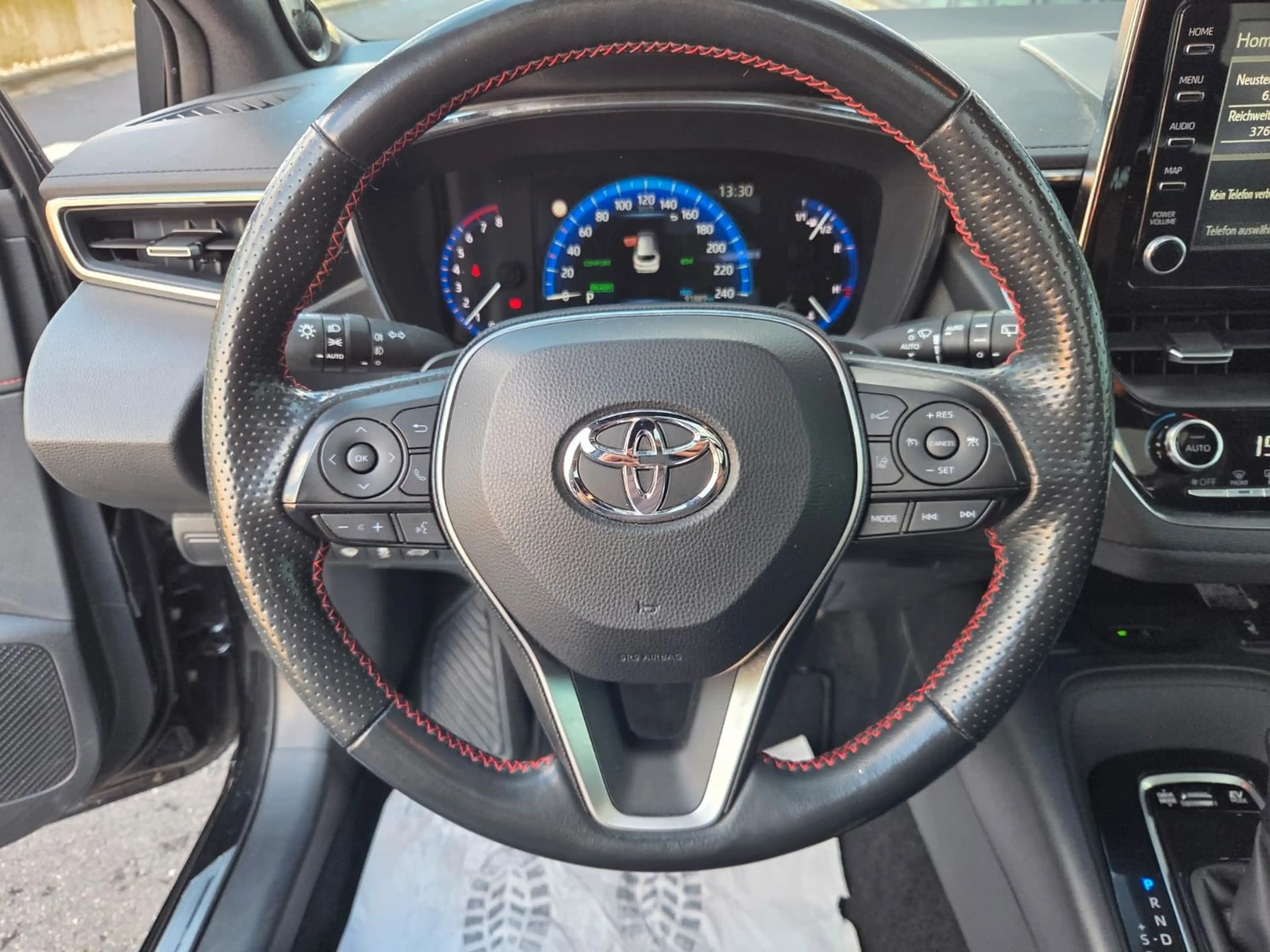 Toyota Corolla Touring Sports Hybrid GR Sport,Pano,JBL, — photo 11