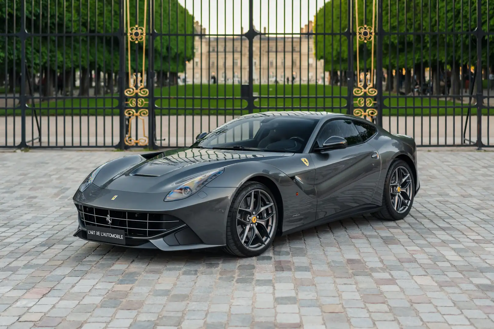 Ferrari F12 Berlinetta V12 6.0 740ch 2017 - 10 600 kms Grau - 1
