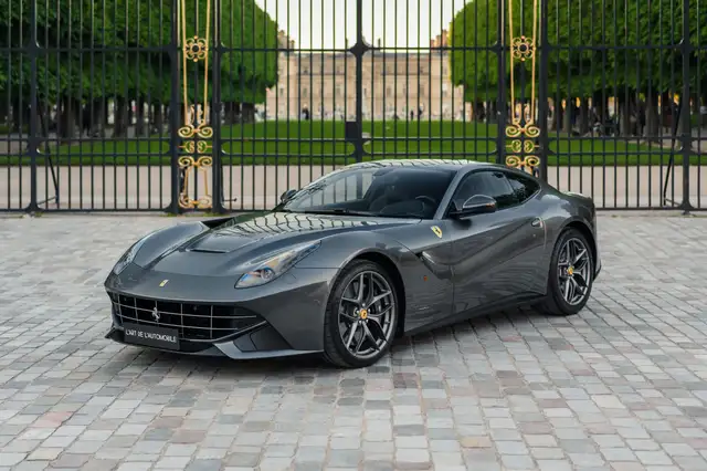 Ferrari F12 Berlinetta V12 6.0 740ch 2017 - 10 600 kms