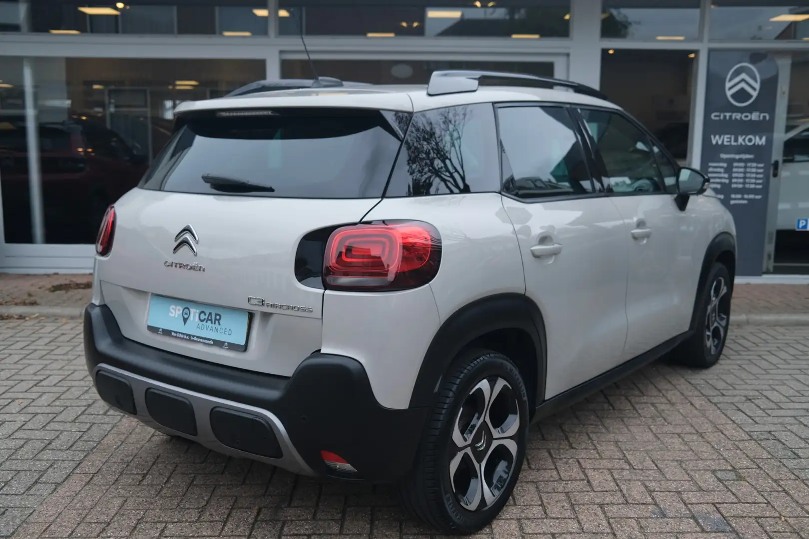Citroen C3 Aircross PT 110 Business AndroidAuto | AppleCarplay | Licht Grijs - 2