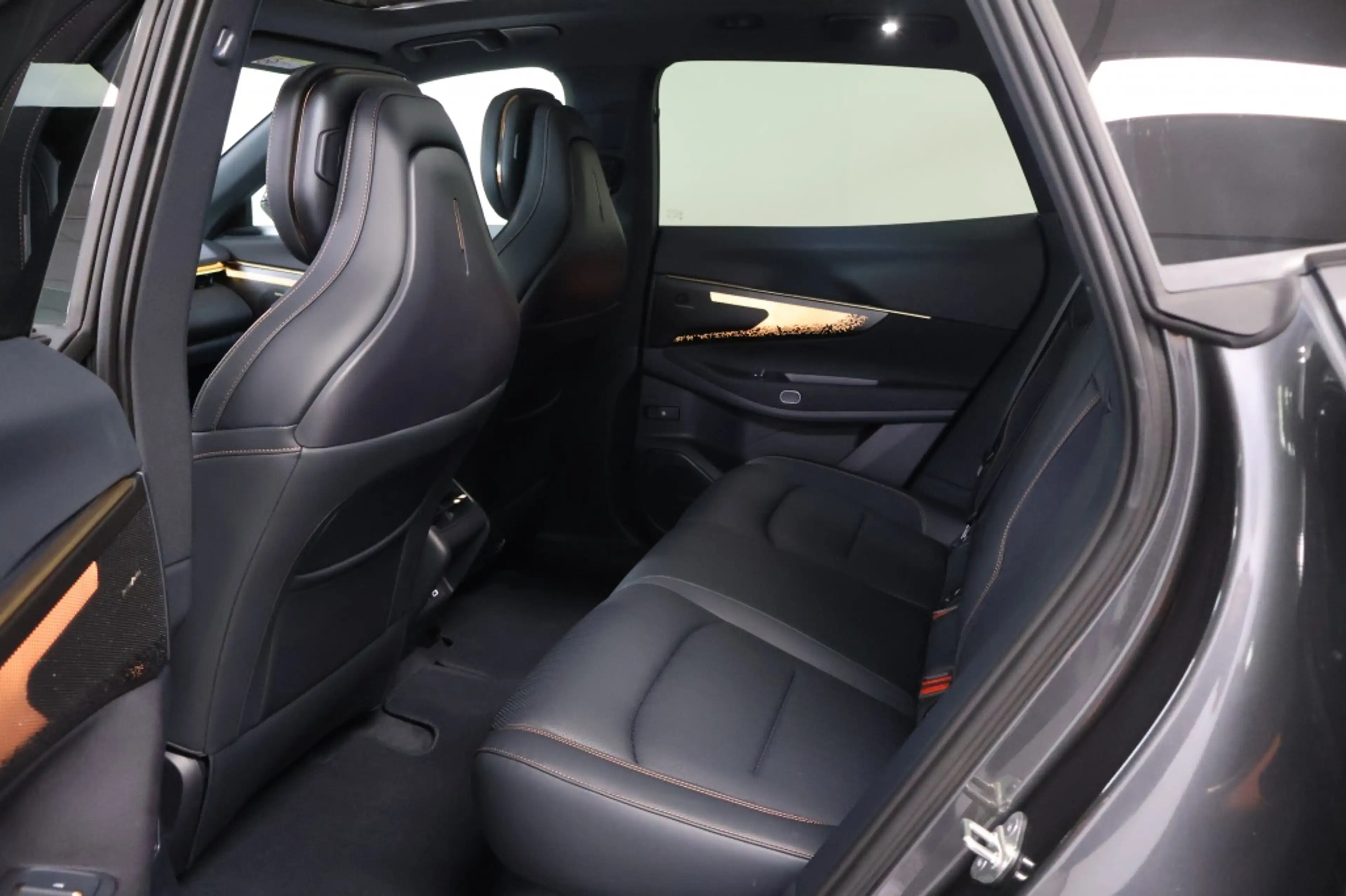 Lynk & Co 08 1.5 PHEV More | Tot 200 km Elektrisch — photo 11