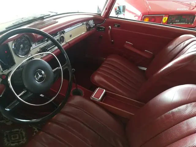Mercedes-Benz SL 280 "Pagode" Schalter Ansicht 37