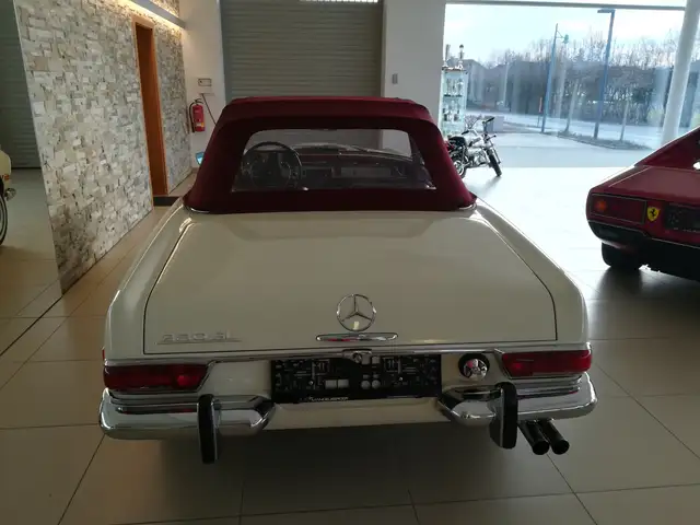 Mercedes-Benz SL 280 "Pagode" Schalter Ansicht 7