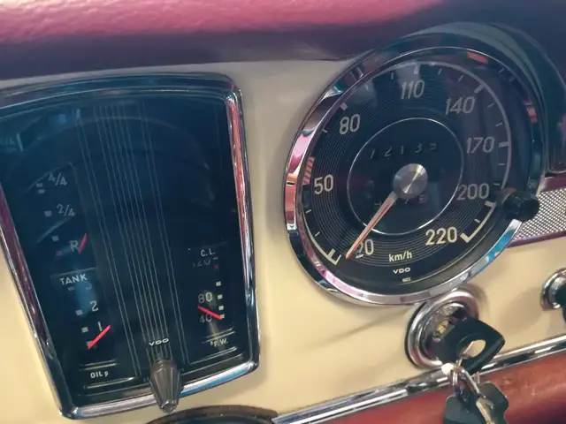 Mercedes-Benz SL 280 "Pagode" Schalter Ansicht 16