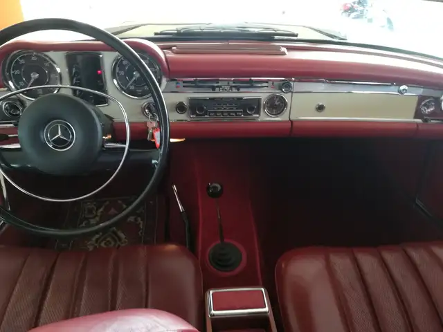 Mercedes-Benz SL 280 "Pagode" Schalter Ansicht 34