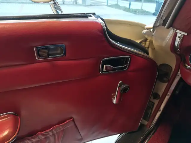 Mercedes-Benz SL 280 "Pagode" Schalter Ansicht 21