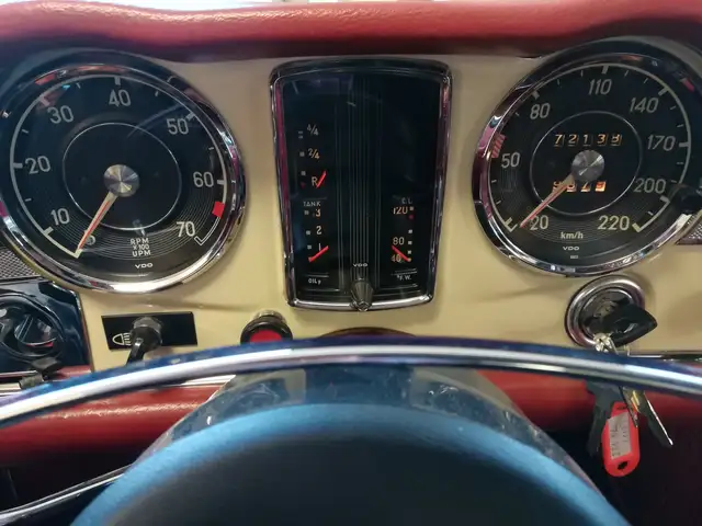 Mercedes-Benz SL 280 "Pagode" Schalter Ansicht 19